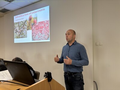 Dževad Lavić, stručni savjetnik za voćarstvo iz Federalnog zavoda za poljoprivredu Dževad Lavić, stručni savjetnik za voćarstvo iz Federalnog zavoda za poljoprivredu