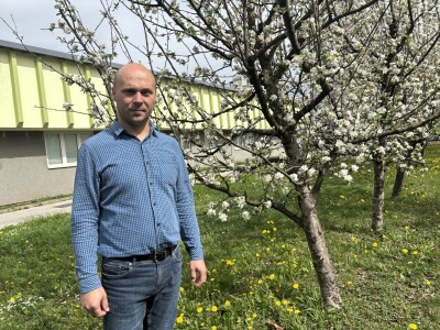 Dževad Lavić, stručni savjetnik za voćarstvo iz Federalnog zavoda za poljoprivredu Dževad Lavić, stručni savjetnik za voćarstvo iz Federalnog zavoda za poljoprivredu