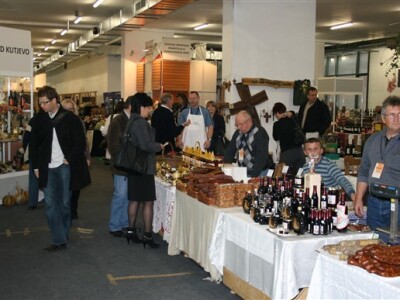 Mnoštvo proizvoda, izlagača i posjetitelja