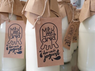 EKO MLIKARIJA I NJEZINA LIKARIJA - Jogurt od kojima svima rastu zazubice!