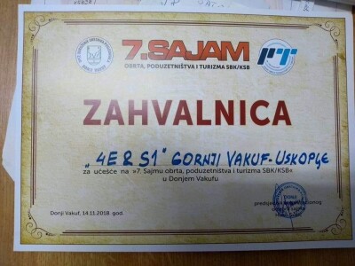 Emir Hadžijusufović proizvodi prirodni sirup od ruže