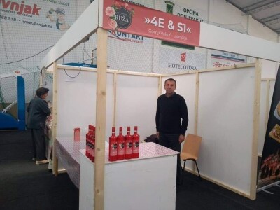 Emir Hadžijusufović proširio paletu proizvoda od ruže Emir Hadžijusufović proširio paletu proizvoda od ruže