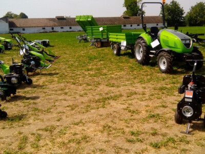 Traktor Tuber 50 sa prikolicom