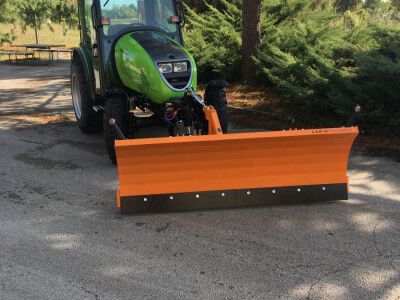 Entrada ponuda traktora, komunalne opreme i za voćare