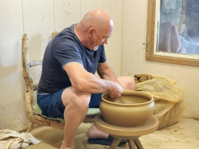 Ivan Knezović, posljednji lončar Cetinske krajine