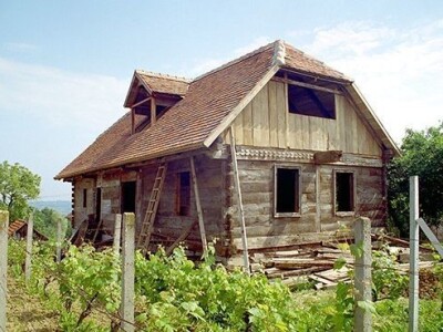 Etnolog Milan Drmić bavi se rijetkim zanatom - seli stare drvene kuće