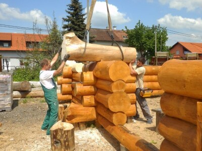 Etnolog Milan Drmić bavi se rijetkim zanatom - seli stare drvene kuće