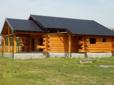 Etnolog Milan Drmić bavi se rijetkim zanatom - seli stare drvene kuće