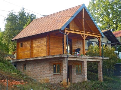 Etnolog Milan Drmić bavi se rijetkim zanatom - seli stare drvene kuće