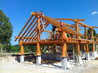 Etnolog Milan Drmić bavi se rijetkim zanatom - seli stare drvene kuće