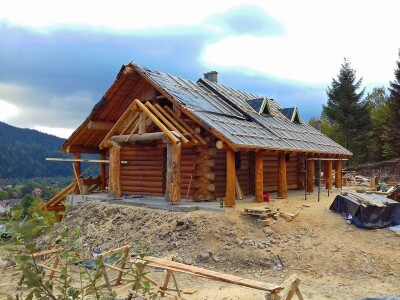 Etnolog Milan Drmić bavi se rijetkim zanatom - seli stare drvene kuće