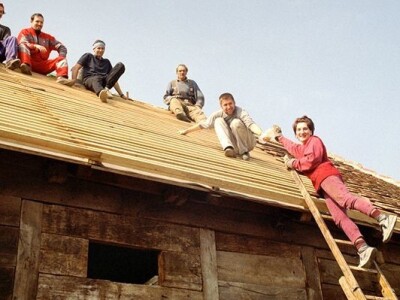 Etnolog Milan Drmić bavi se rijetkim zanatom - seli stare drvene kuće na nove adrese