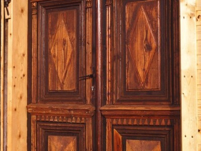 Etnolog Milan Drmić bavi se rijetkim zanatom - seli stare drvene kuće na nove adrese