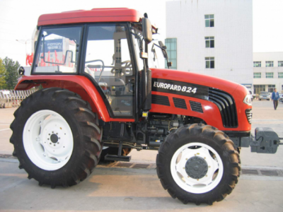 Traktor Foton FT 824