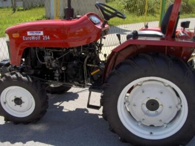 Traktor EuroWolf 254
