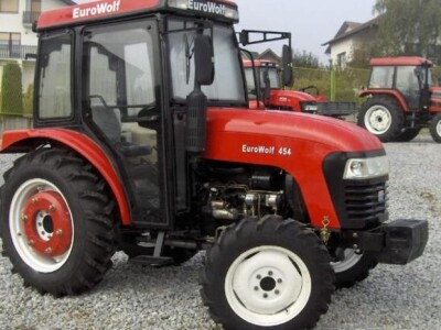 Traktor EuroWolf 454