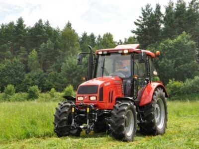 Traktor Farmer F2