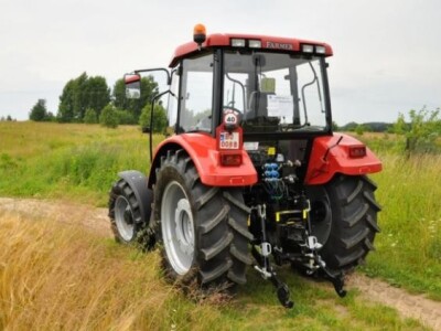Traktor Farmer F2