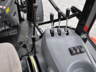 Traktor Farmer F3