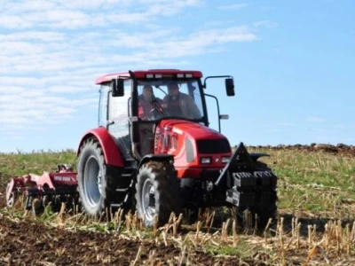 Traktor Farmer F5