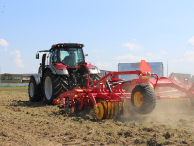 Farmshow 2016 - prezentacije strojeva u radu