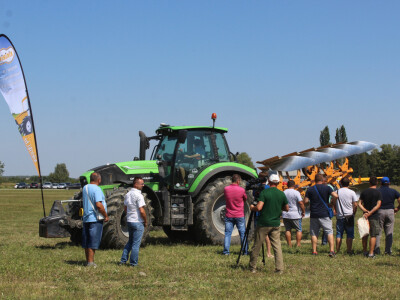Farmshow 2016 - prezentacije strojeva u radu
