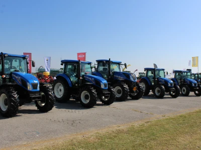 NewHolland traktori