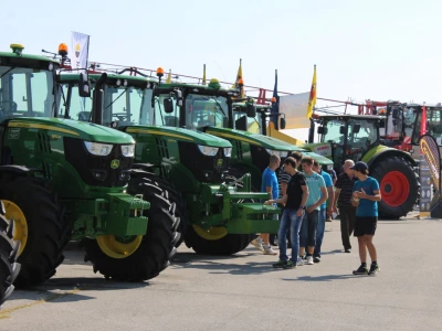 John Deere traktori