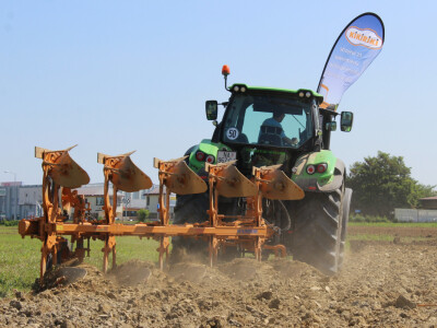 Farmshow 2016 - prezentacije strojeva u radu