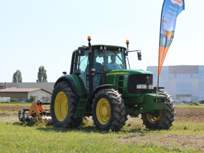 Farmshow 2016 - prezentacije strojeva u radu