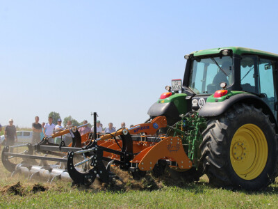 Farmshow 2016 - prezentacije strojeva u radu