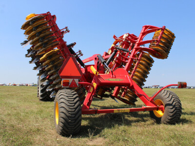 Kratka tanjurača Vaderstad Carrier XL 425