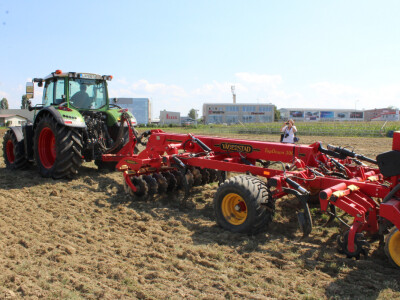 Multitiler Vaderstad TopDown 300