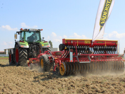 Multitiler Vaderstad TopDown 300