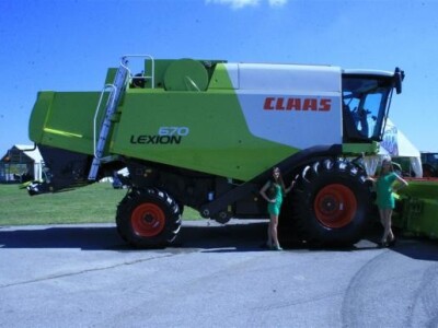 Agroklub hostese i Claas Lexion 860