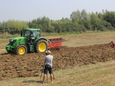 JD 6150R + Kuhn Varimaster123 ET