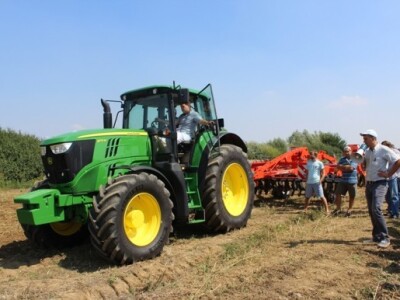 JD 6170M + Kuhn Optimer + vučena kratka tanjurača