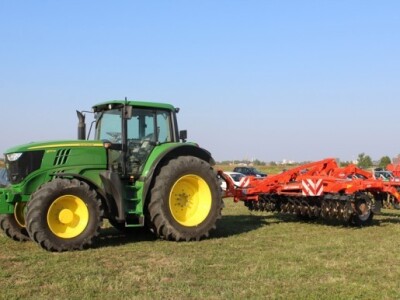 John Deere na FarmShow 2015