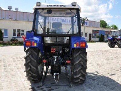 Traktor Farmtrac Osnovna linija