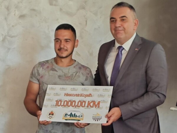Nikola na promociji potpisnika programa