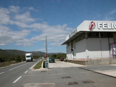 Detalj tvornice Felicita i državne ceste Zagreb-Klis-Split