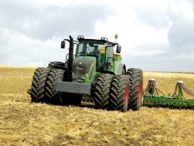 Traktor Fendt 900 Vario