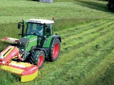 Traktor Fendt 300 Vario
