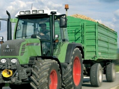 Traktor Fendt 300 Vario