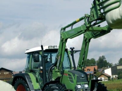 Traktor Fendt 300 Vario
