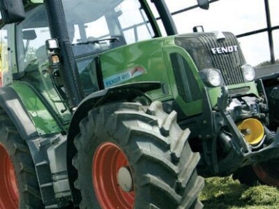 Traktor Fendt 400 Vario