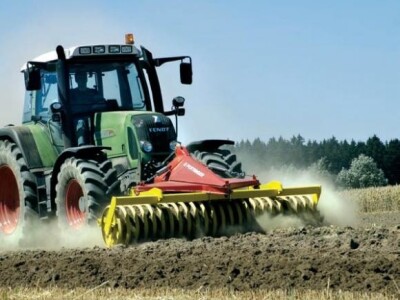 Traktor Fendt 400 Vario