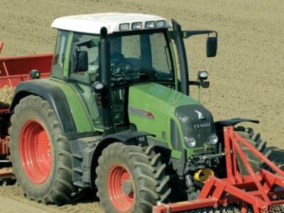 Traktor Fendt 400 Vario