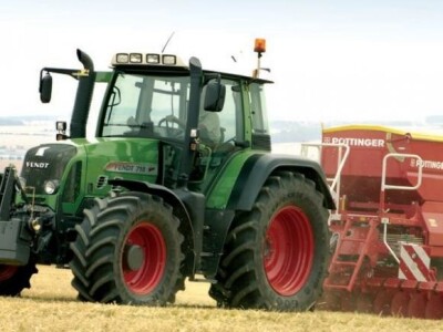 Traktor Fendt 700 Vario