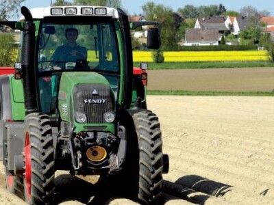 Traktor Fendt 700 Vario